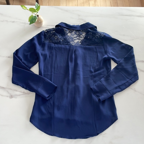 Express Lace Detail Slim Fit Yoke Blouse - Picture 6 of 8